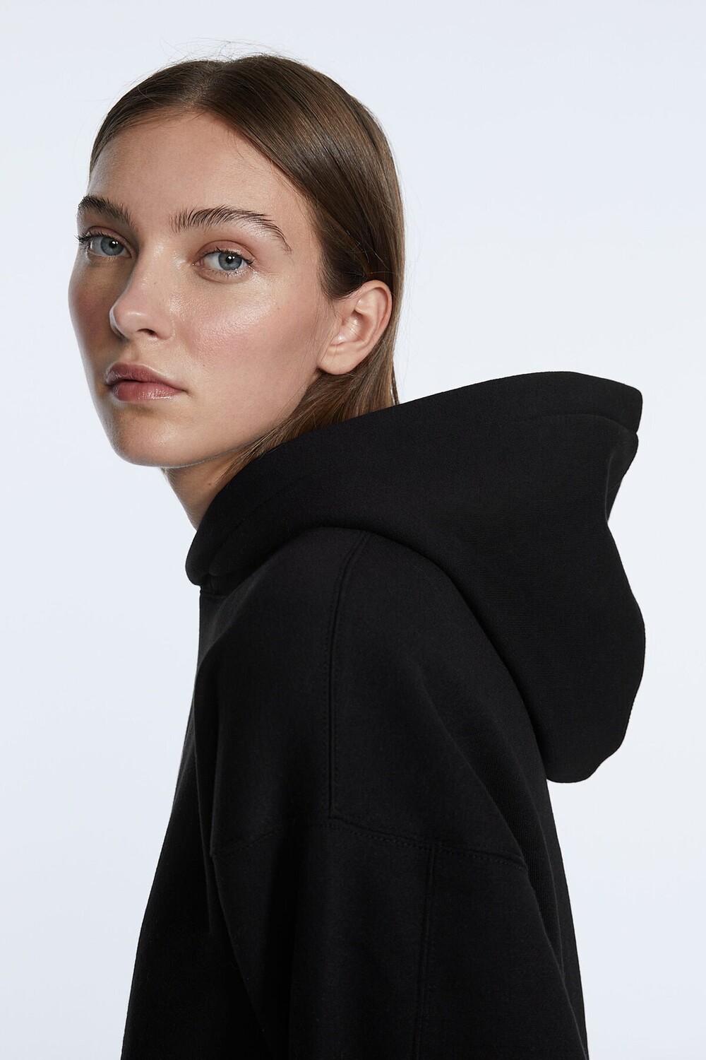 

Базовый укороченный свитшот Stradivarius, черный