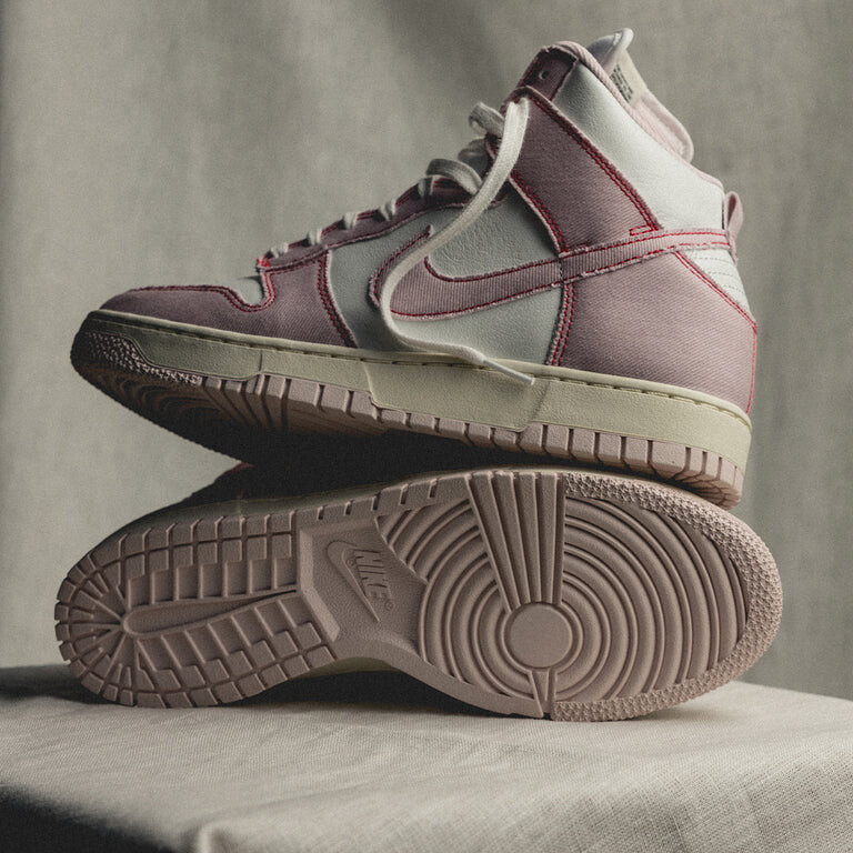 

Кроссовки Dunk High 1985 *Barely Rose* Nike, белый