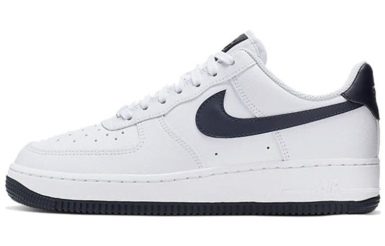 

Женские кроссовки для скейтбординга Nike Air Force 1 '07, белый обсидиан