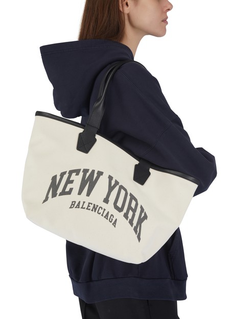 

Маленькая большая большая сумка Cities New York Jumbo Balenciaga