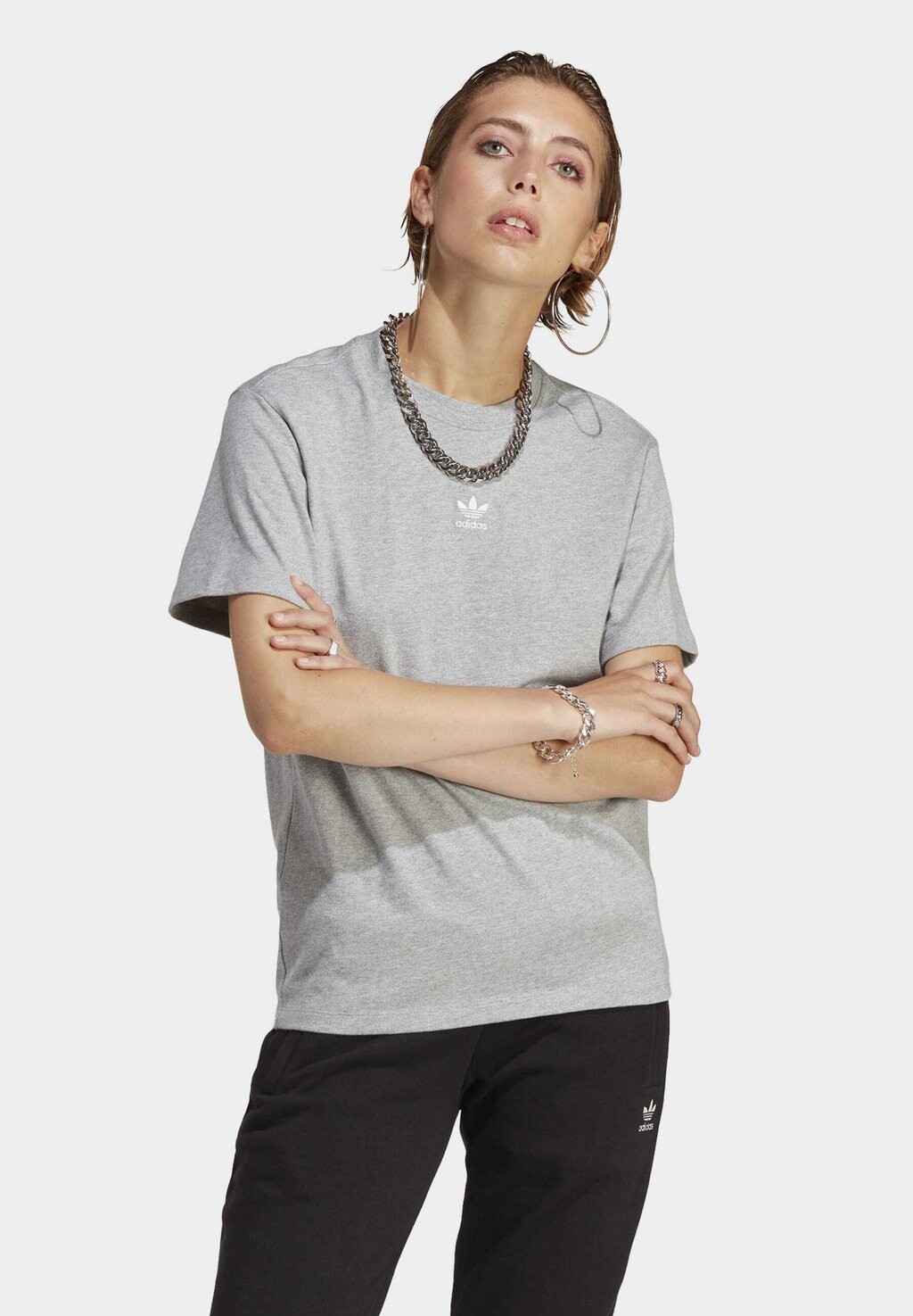 

Базовая футболка adidas Originals, Серый