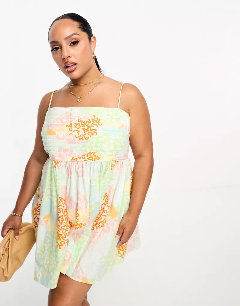 Короткое хлопковое летнее платье в стиле бэби-долл с цветочным принтом и плиссированной грудью ASOS DESIGN Curve цена и фото