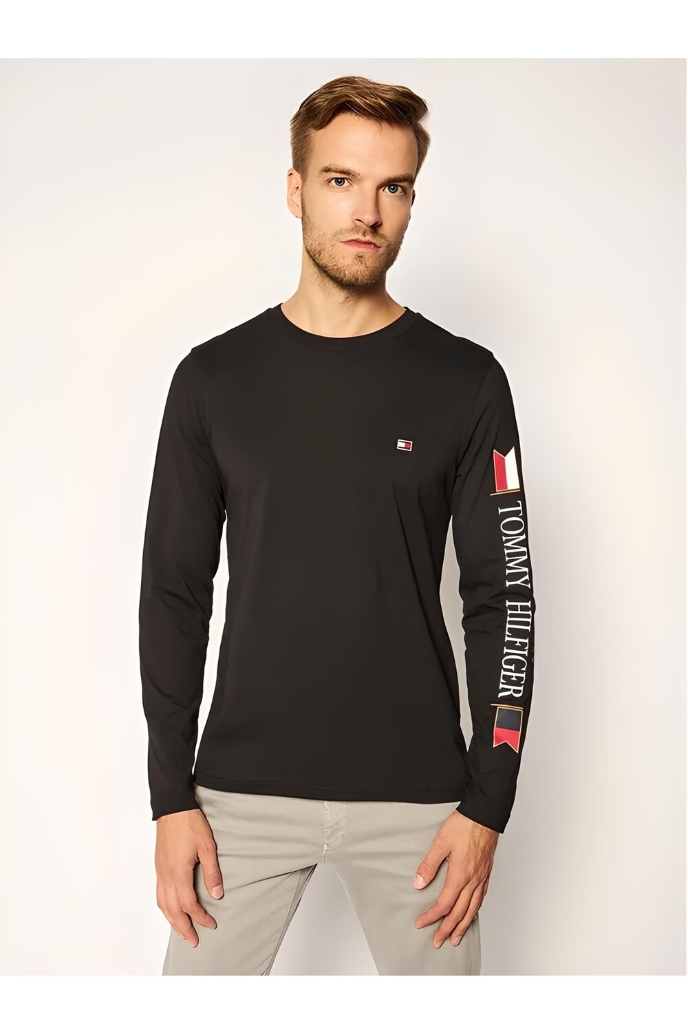 

Футболка Tommy Hilfiger, черный
