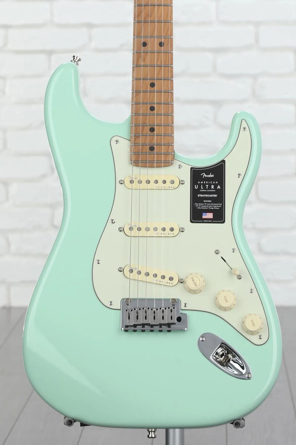 

Новая электрогитара Fender American Ultra Stratocaster — Surf Green с накладкой из жареного клена, Sweetwater, эксклюзивно в США