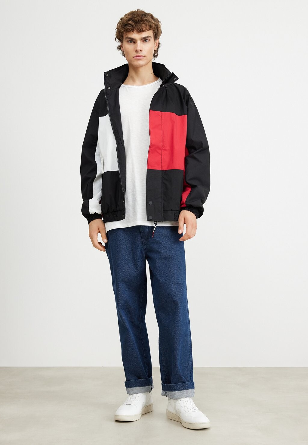 

Повседневная куртка Tommy Jeans ARCHIVE FLAG JACKET UNISEX, цвет black/multi