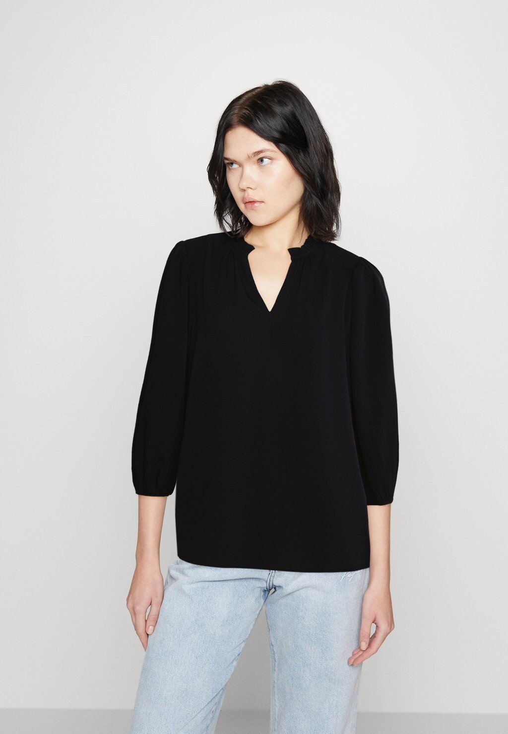 

Блузка Vero Moda, черный
