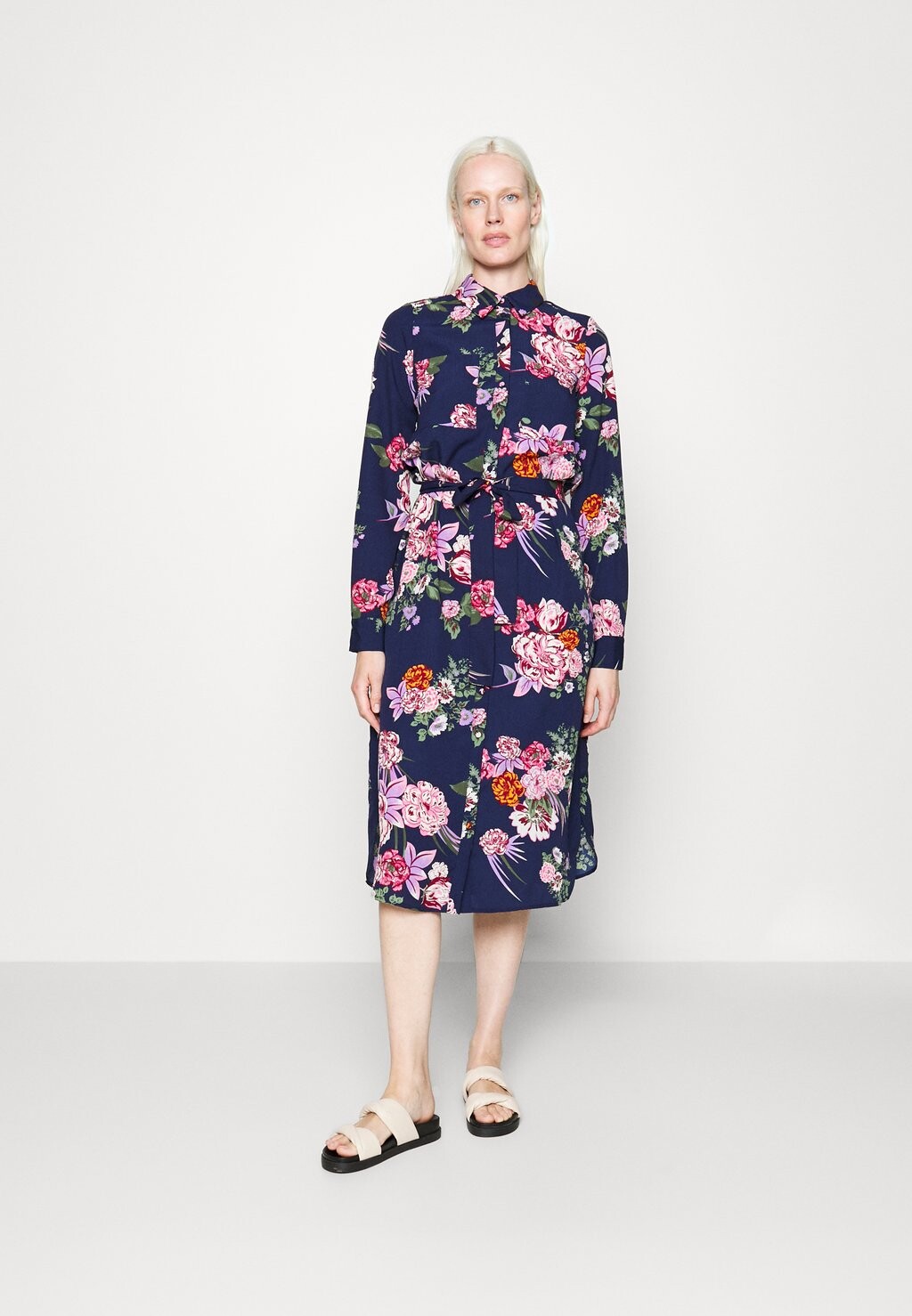 

Платье-рубашка Vero Moda, темно-синий