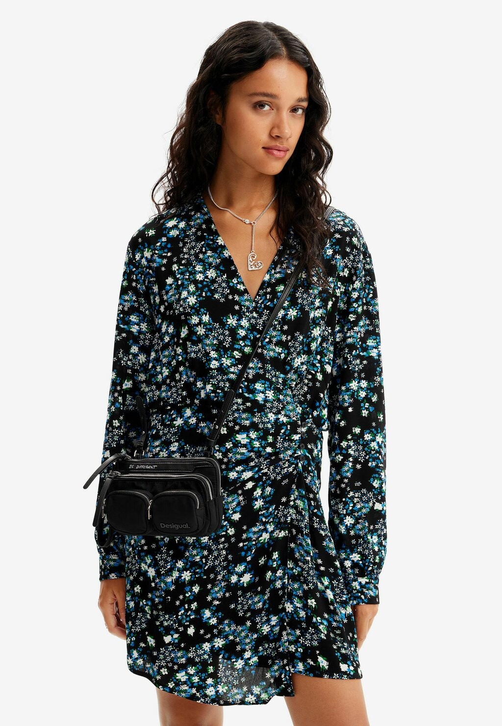 

Сумка Desigual ЧЕХОЛ ДЛЯ СМАРТФОНА КАРМАНЫ, черный