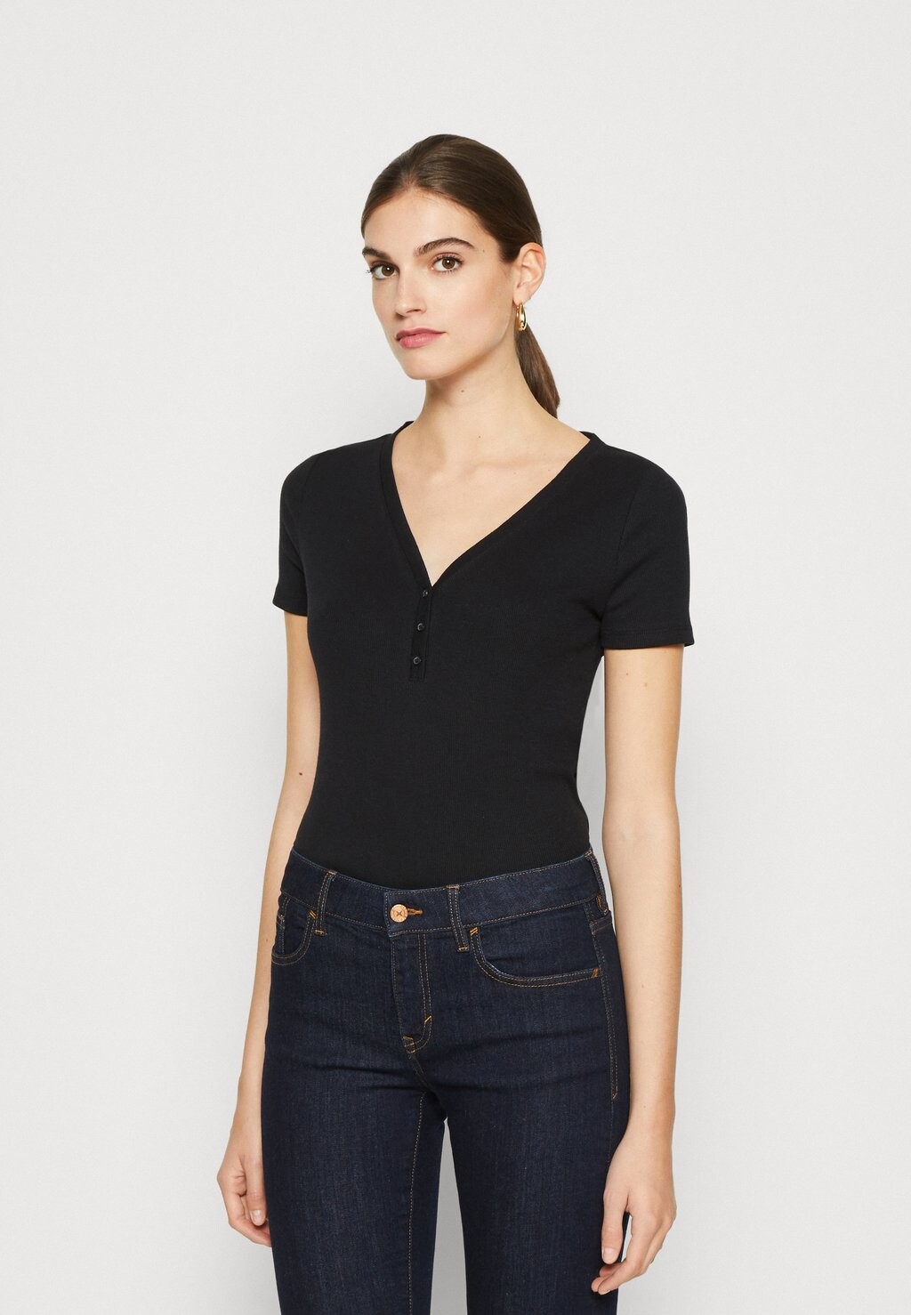 

Базовая футболка GAP, черный