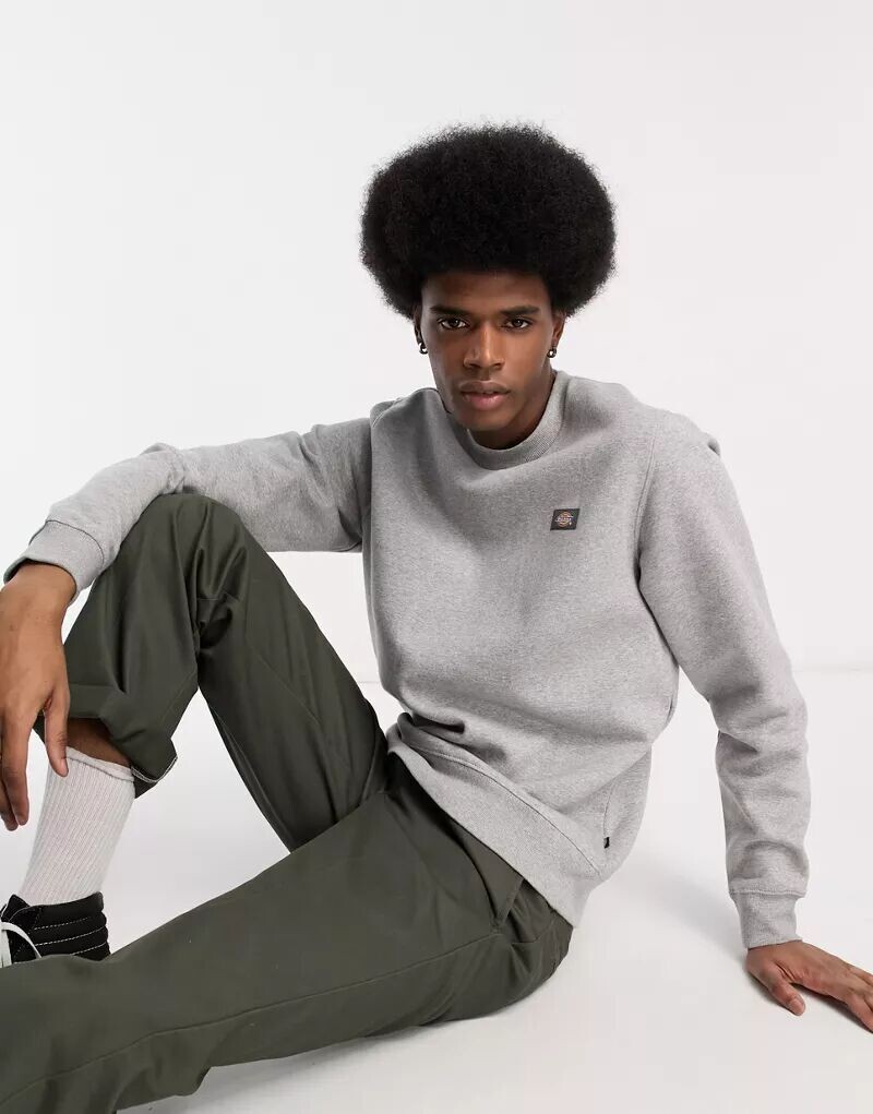 

Серый свитшот Dickies Oakport