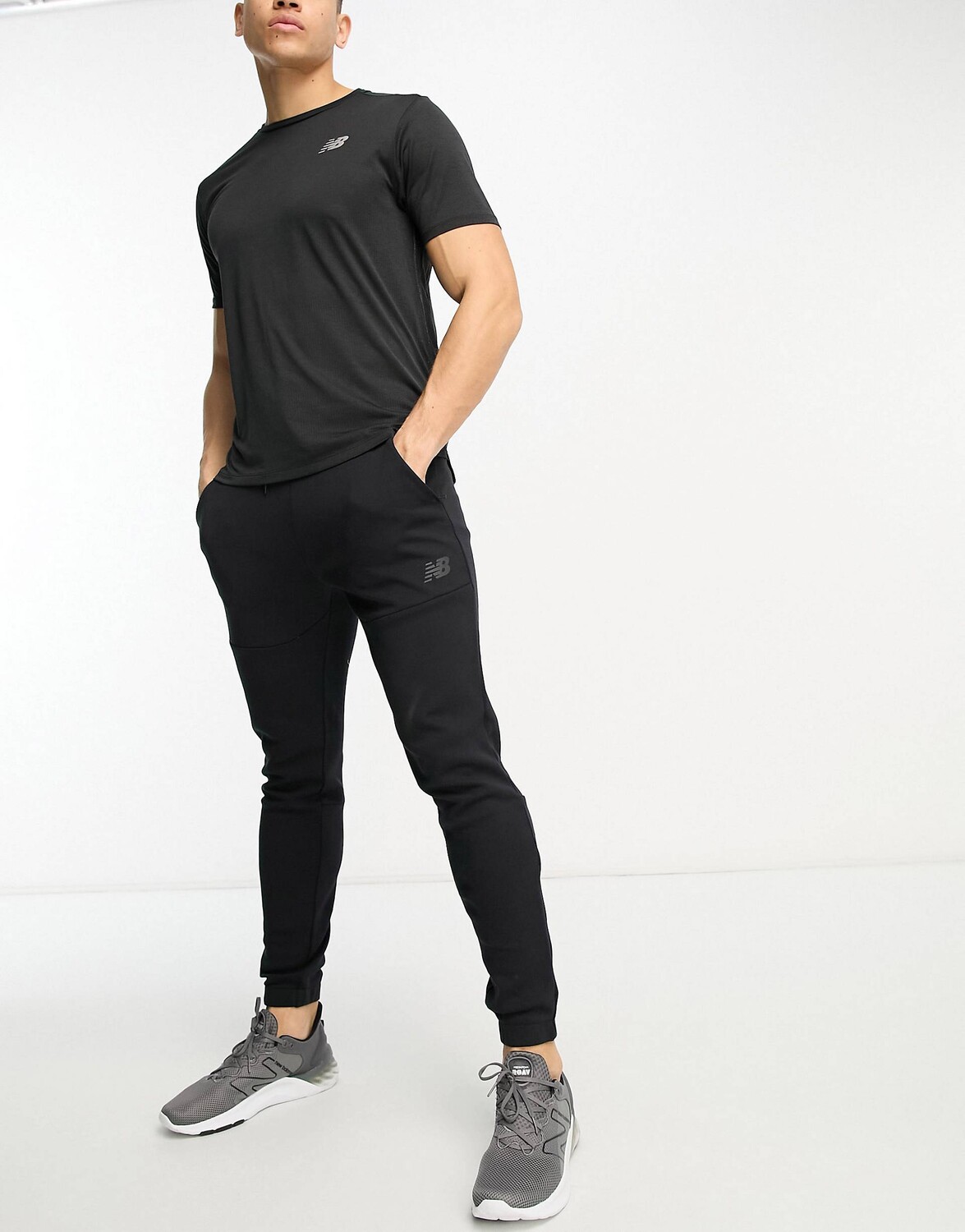 

Черные флисовые брюки New Balance R.W., Черный