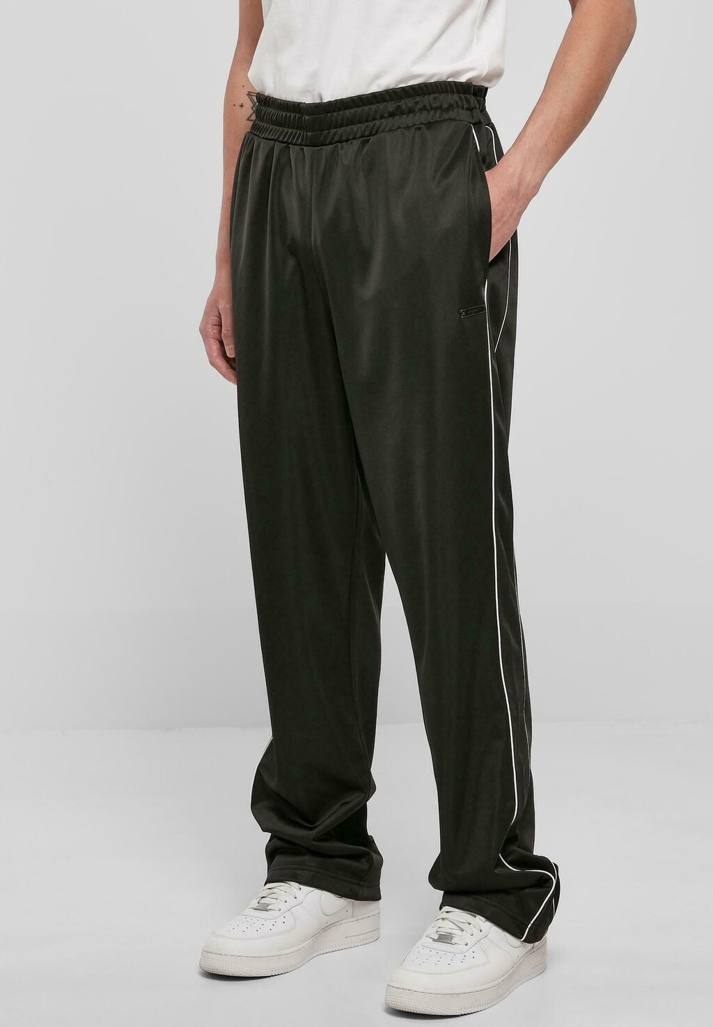 

Спортивные брюки Jm224-024-01 Script Logo Neoprene Sean John, цвет black white