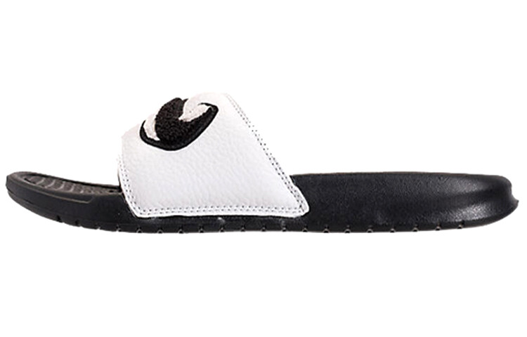 

Шлепанцы Nike Benassi JDI, черные
