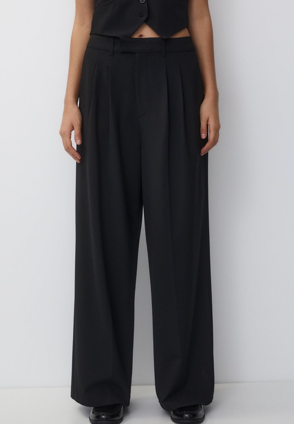 

Брюки Wide-Leg With Darts-Smart PULL&BEAR, черный