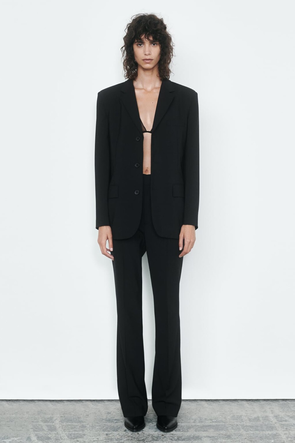 

Блейзер прямого кроя из смесовой шерсти ZARA, черный
