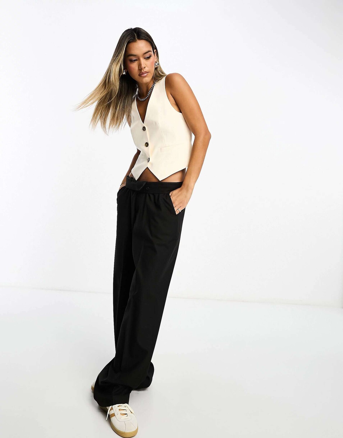 

Кремовый жилет ASOS