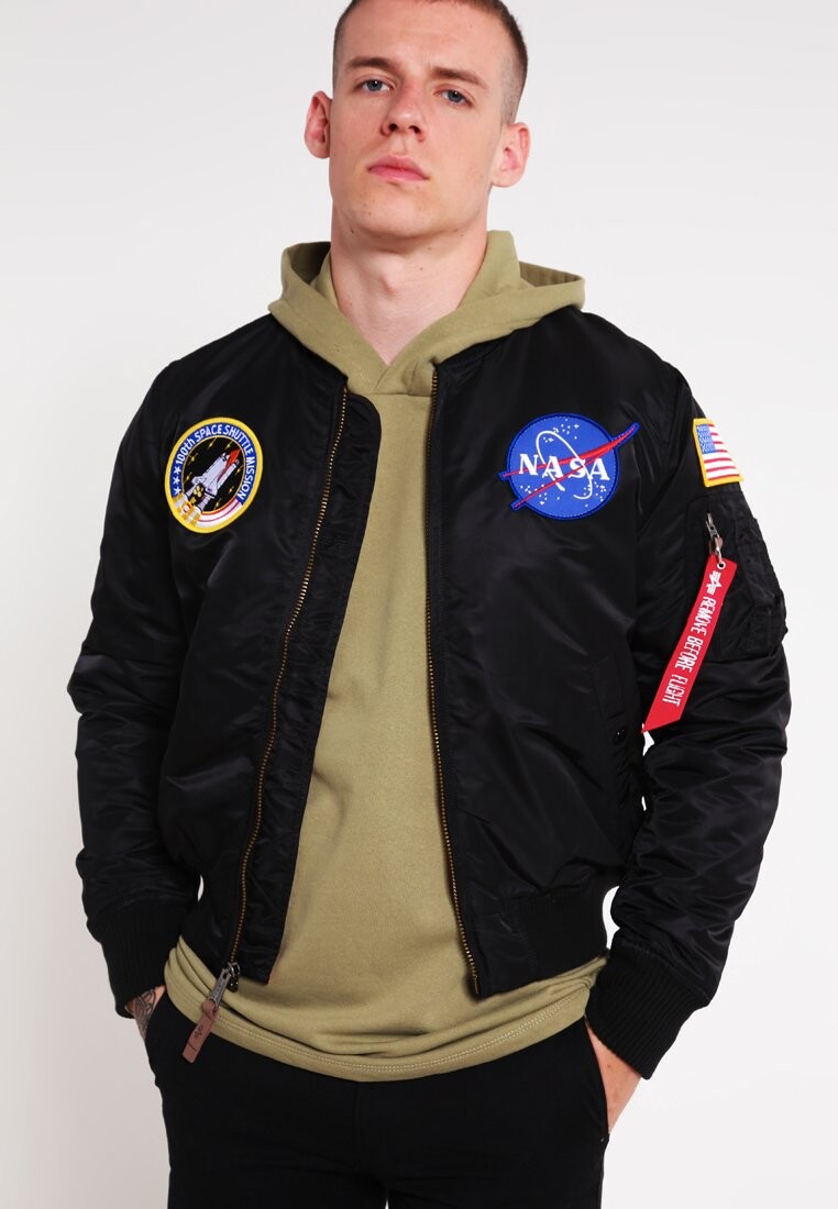 

Бомбер Alpha Industries