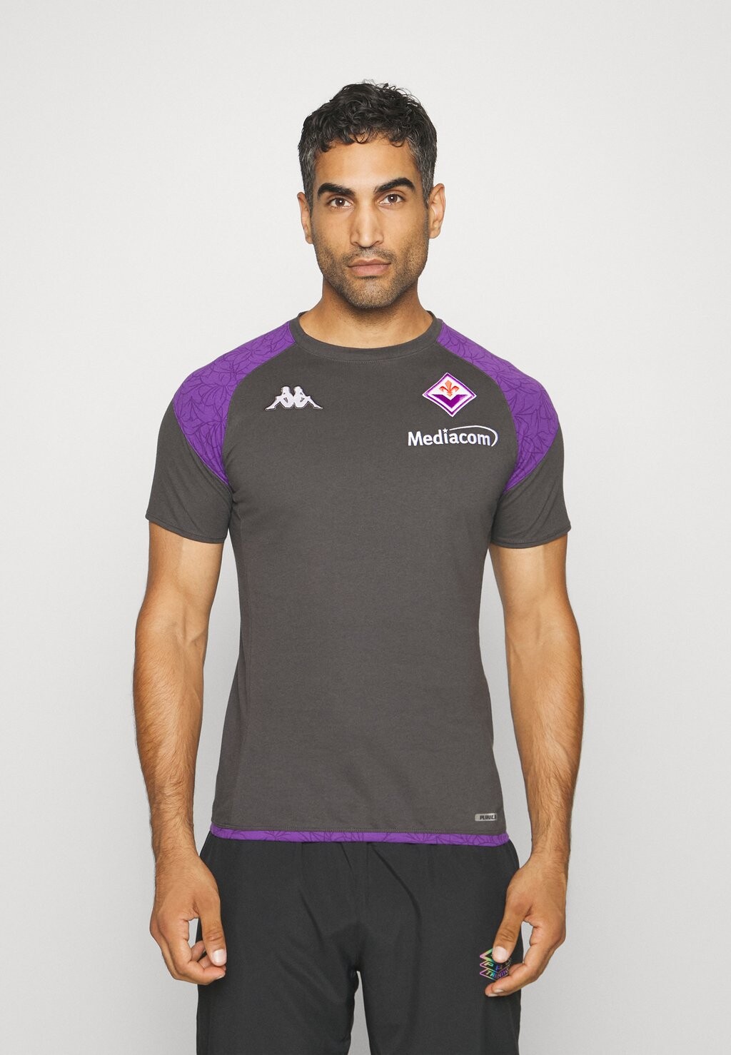 

Team FIORENTINA CORTA STAFF Kappa, серый/фиолетовый