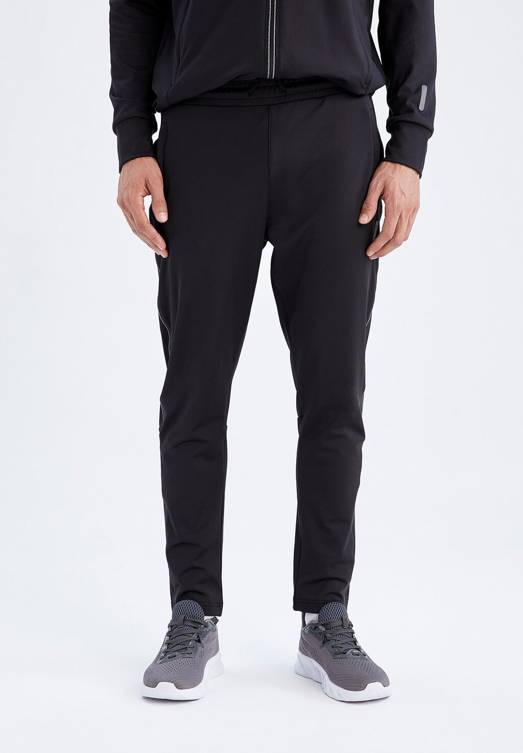 

Спортивные брюки Slim Fit DeFacto, черный