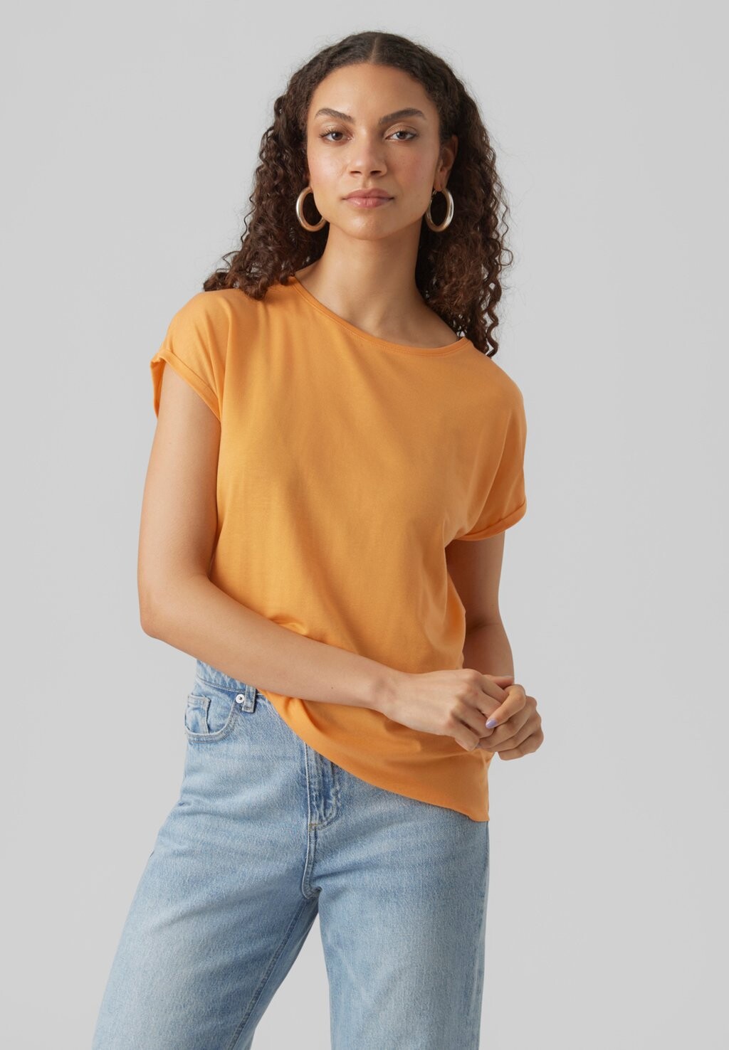 

Базовая футболка Vero Moda
