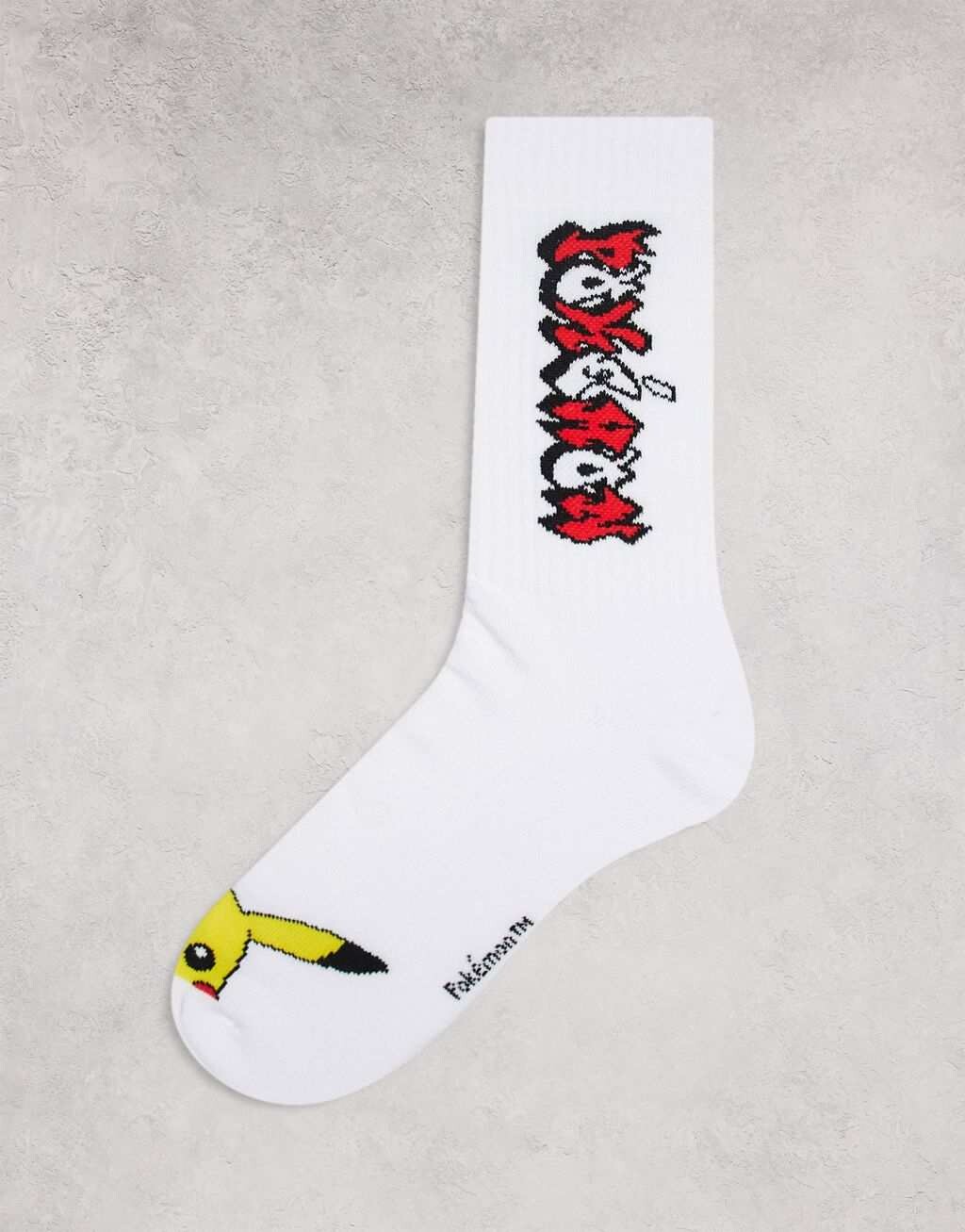 

Белые спортивные носки с изображением Пикачу ASOS DESIGN Pokemon