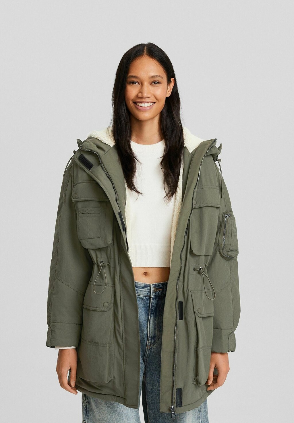 

Парка Long With Lining Bershka, цвет evergreen