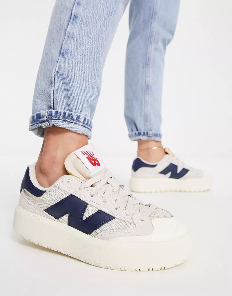 

серо-темно-синие кроссовки New Balance CT302 на платформе