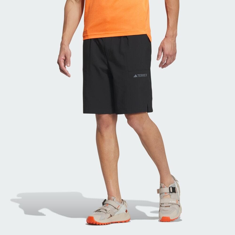 

Шорты Adidas IL8948