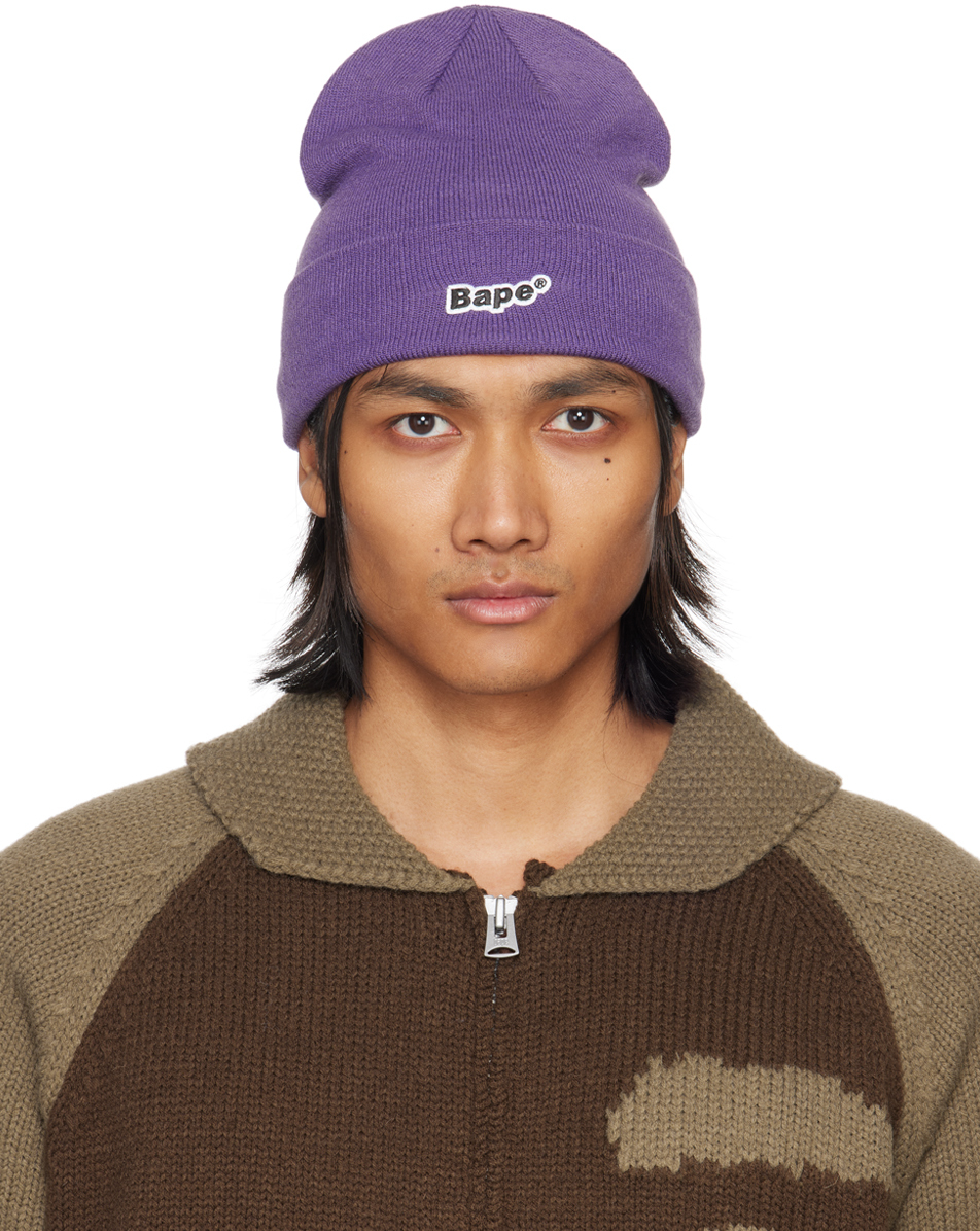 Фиолетовая шапка с нашивками Bape