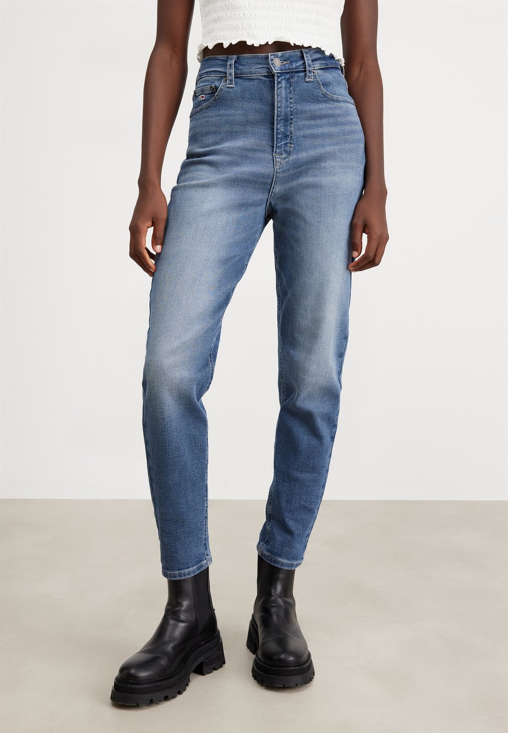 Джинсы приталенного кроя Mom Slim Tommy Jeans, цвет denim black джинсы свободного кроя mom tommy jeans цвет denim light