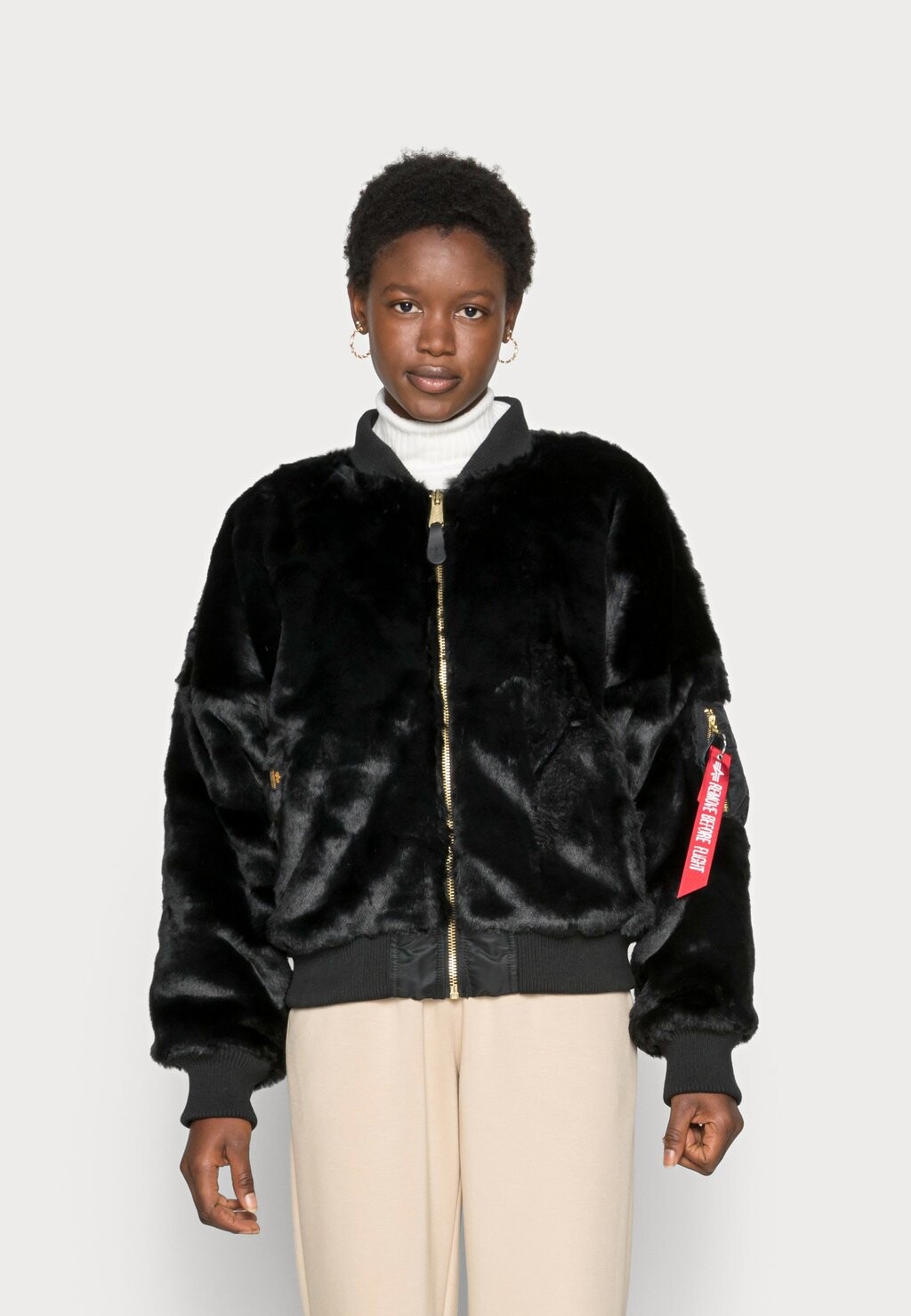 

Куртка-бомбер Alpha Industries, черный
