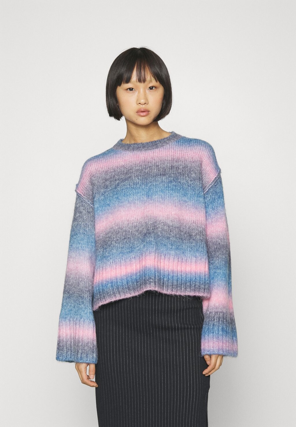 

Свитшот Vero Moda Petite VMAQUA O-NECK, цвет astral aura/beaucoup blue/sachet pink