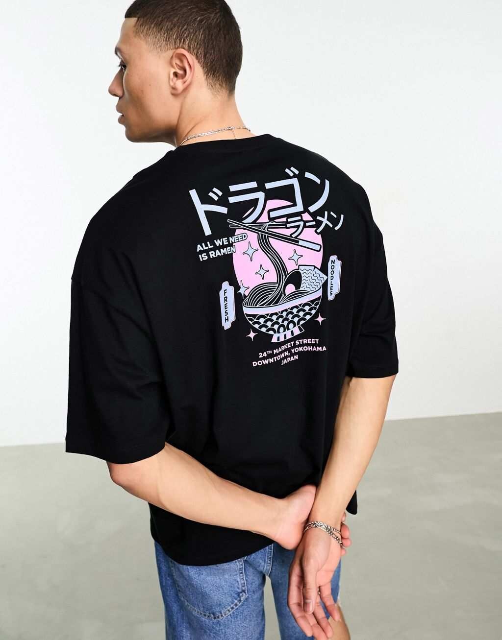 

Черная оверсайз-футболка с изображением суши ASOS DESIGN