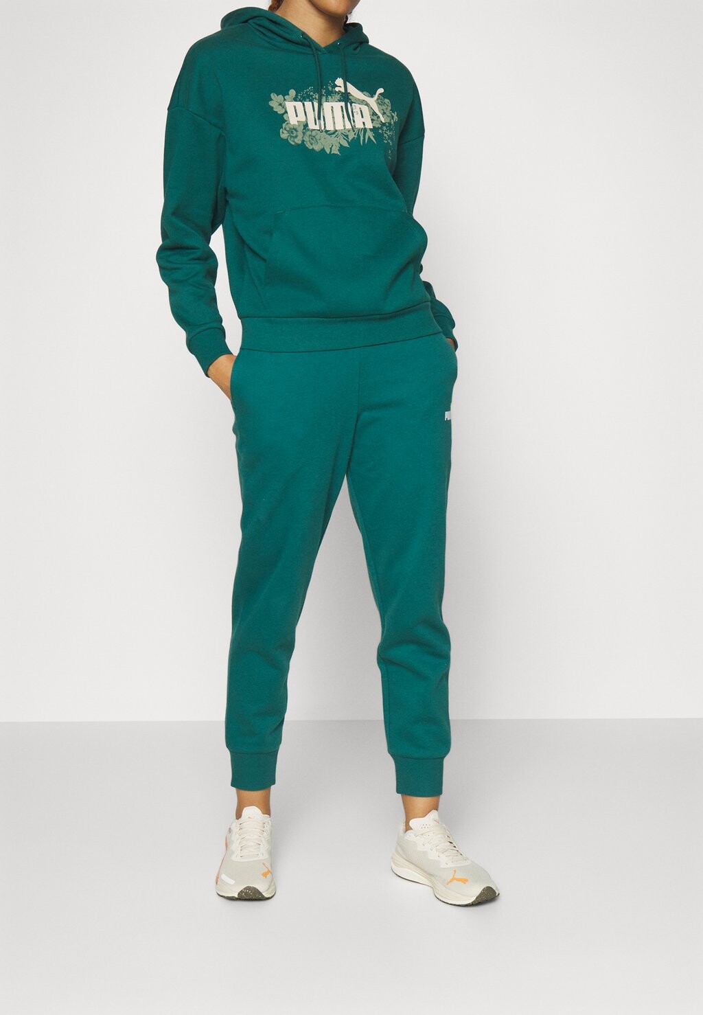 

Спортивные брюки ESS FL CL Puma, малахит