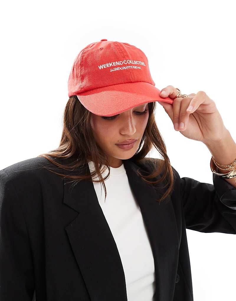 

Красная кепка с логотипом ASOS Weekend Collective