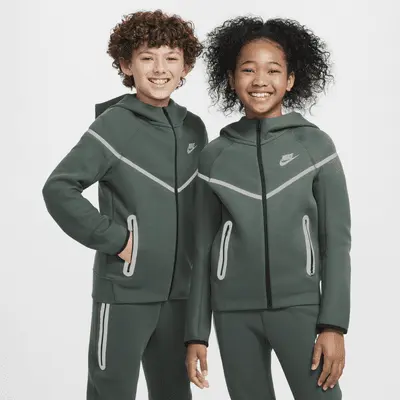 

Худи Nike Sportswear Tech Fleece, цвет Vintage Green