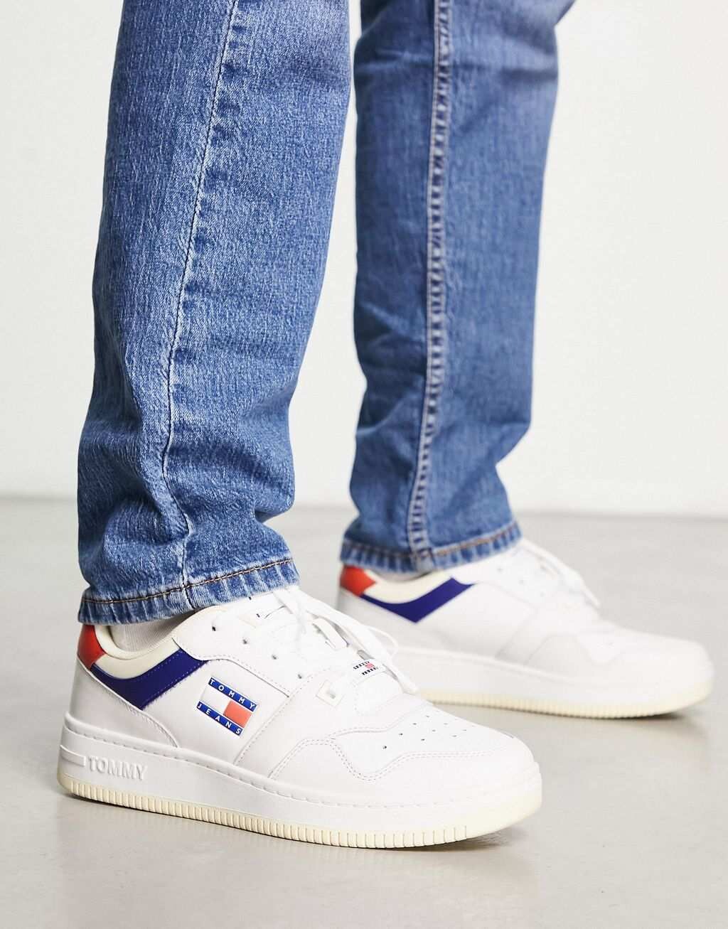 

Белые кроссовки премиум-класса с корзинкой Tommy Jeans