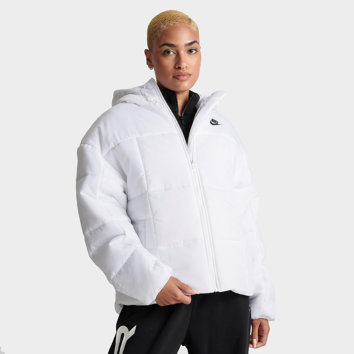 

Женская куртка-пуховик Nike Sportswear Therma-FIT Essentials, белый