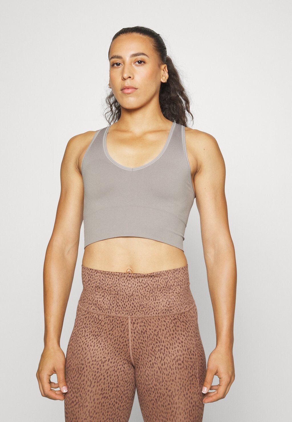 

Топ Athleta