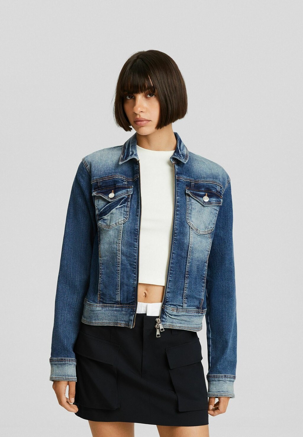 

Джинсовая куртка Bershka, серо-голубой