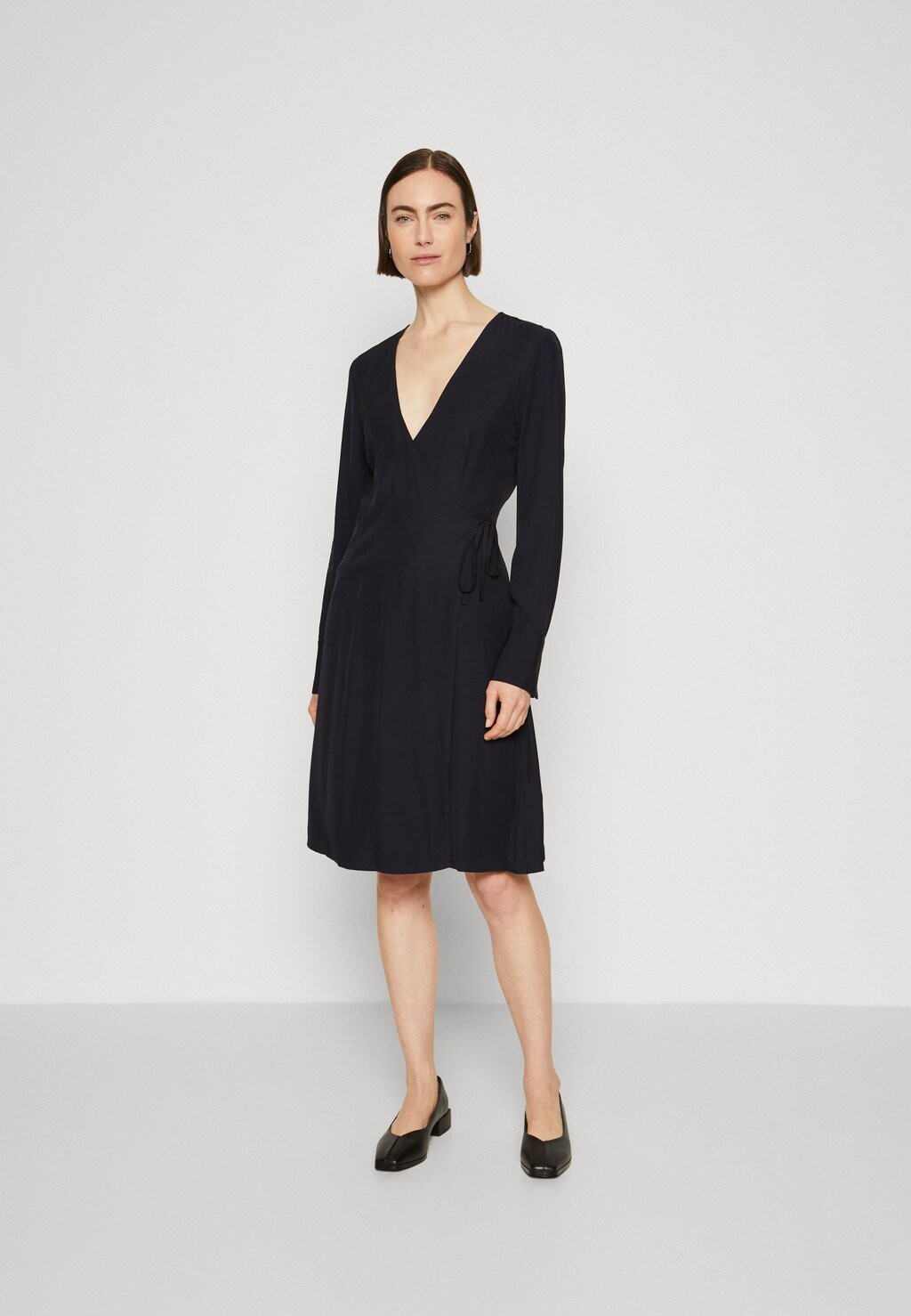 

Дневное платье SEAL KNEE DRESS Tommy Hilfiger, темно-синий