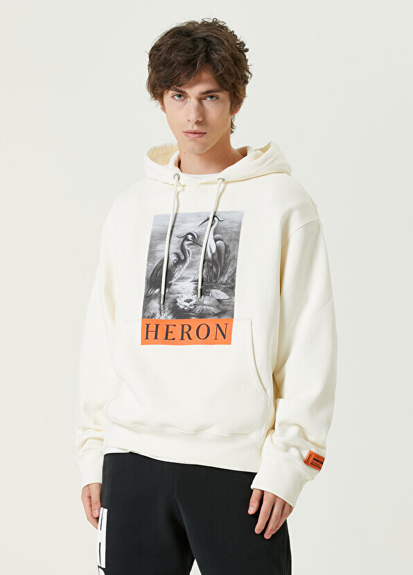 

Белый свитшот с капюшоном и логотипом Heron Preston