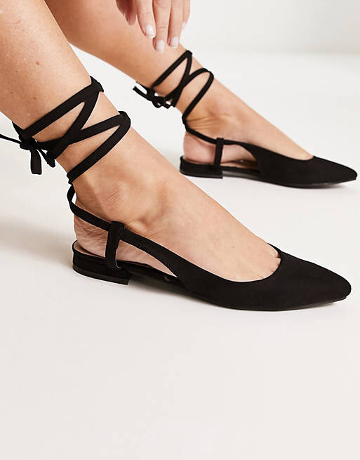 

Черные туфли на плоской подошве с завязками на щиколотке New Look