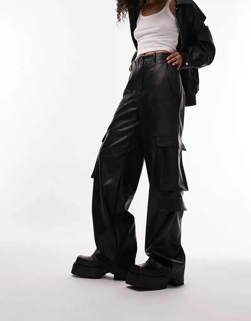 Черные брюки карго в стиле милитари из искусственной кожи Topshop
