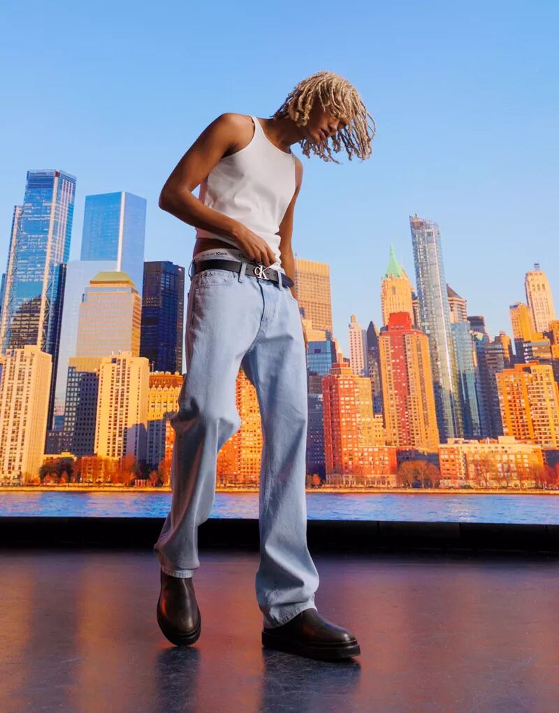Светлые джинсы прямого кроя в стиле 90-х Calvin Klein