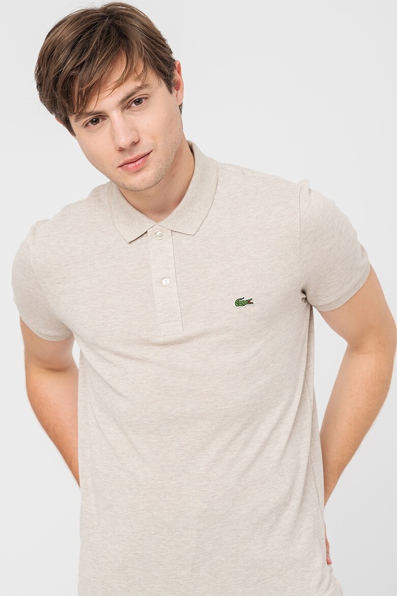

Приталенная футболка из пике с воротником Lacoste, бежевый