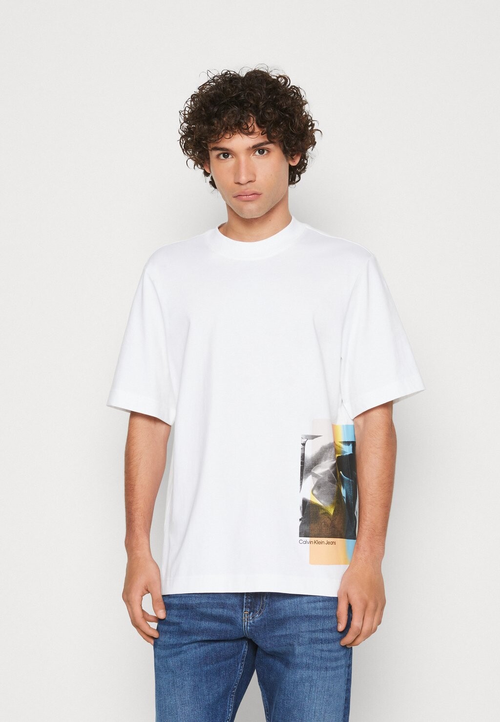 

Футболка с принтом Calvin Klein Jeans, белый