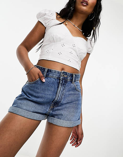 

Голубые джинсовые шорты Mom с завышенной талией Pull&Bear
