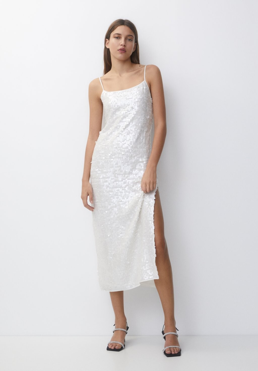 

Элегантное платье Sequinned Midi PULL&BEAR, белый