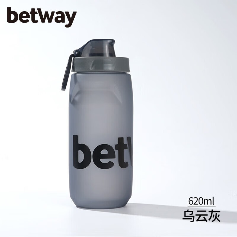 

BETWAY Велосипед Бутылка для воды Шоссейный велосипед Горный велосипед Специальный Велоспорт Спорт На открытом воздухе Чашка для воды Велосипедное оборудование Выдавливание бутылки с водой Черный Облачно-серый 620 мл